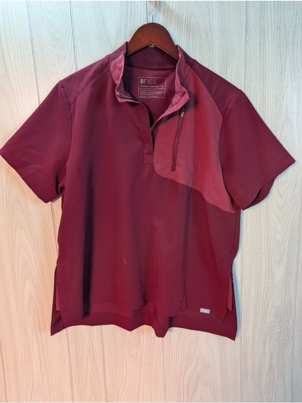 Figs Jundah Top Two-Tone Short-Sleeve Zip quarter zip XL Maroon Flaw